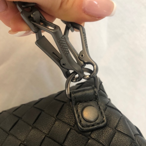 Bottega Veneta Intrecciato Leather Shoulder Bag - Picture 4 of 10
